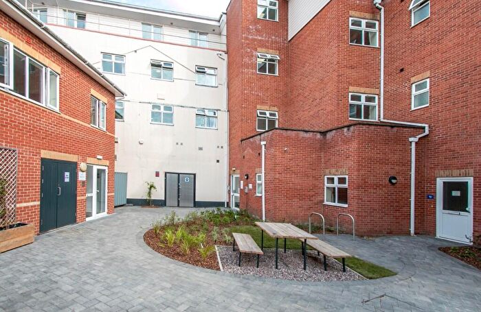 Studio To Rent In Wimborne Road, Bournemouth, Dorset, BH9