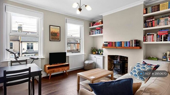 1 Bedroom Maisonette To Rent In Oakleigh Road North, London, N20