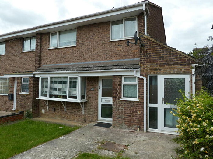 3 Bedroom Semi-Detached House For Sale In Danesmoor, Banbury, OX16