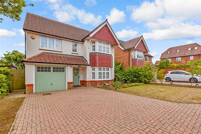 4 Bedroom Detached House For Sale In Lancaster Close, Hamstreet, Ashford, Kent, TN26