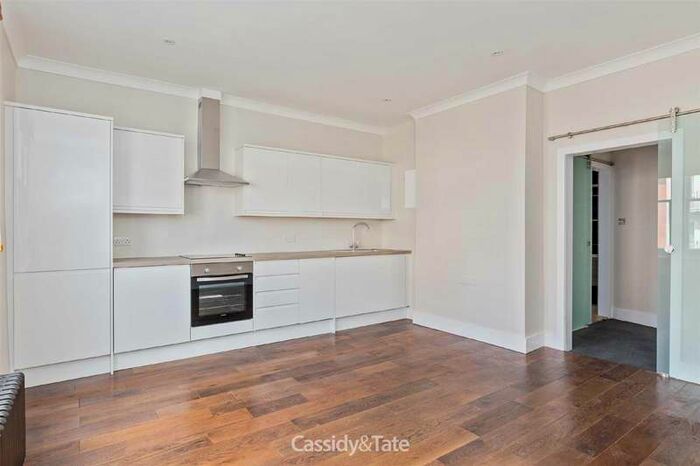 Flat To Rent In London Road, St Albans, AL1