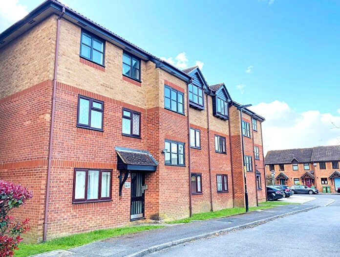 2 Bedroom Flat For Sale In Brunel Road, Redbridge, Southampton, SO15