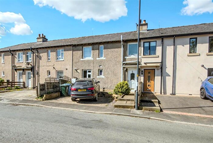 3 Bedroom Terraced House For Sale In Burnside Crescent, Skipton, BD23