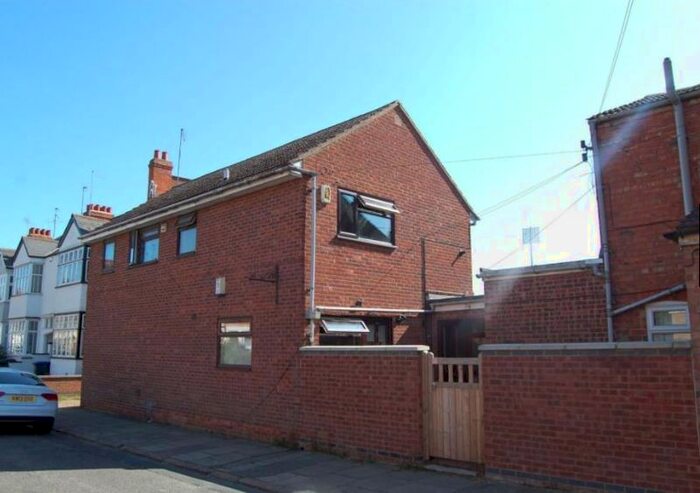 1 Bedroom Flat To Rent In Collingwood Road, Abington, Northampton, NN1
