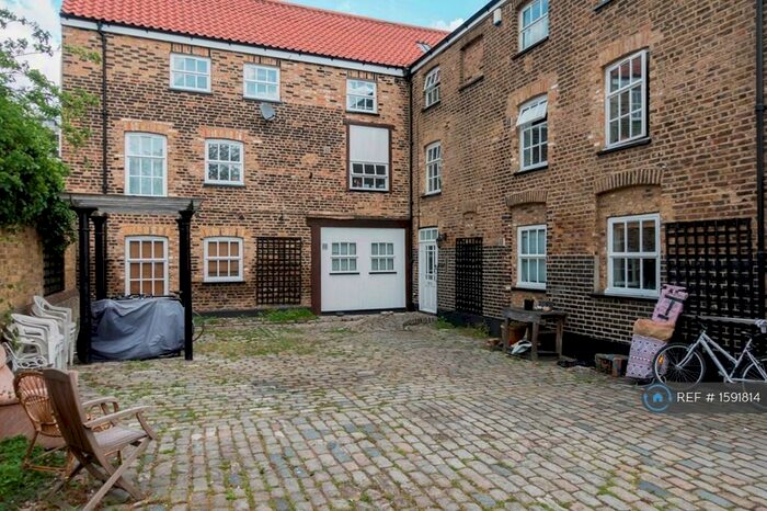 3 Bedroom Flat To Rent In The Granary, London, SE8