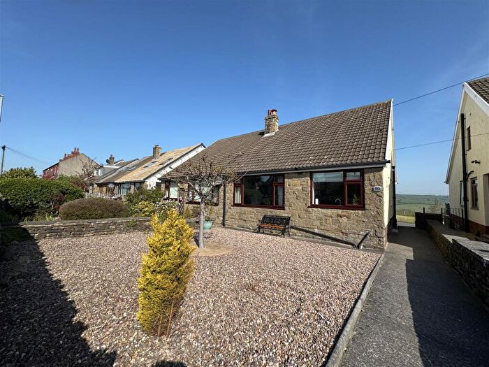 3 Bedroom Semi-Detached Bungalow For Sale In Huddersfield Road, Skelmanthorpe, Huddersfield, HD8