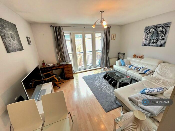 1 Bedroom Flat To Rent In London House, Kingston Upon Thames, KT1