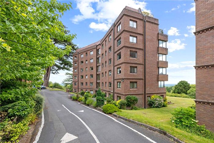2 Bedroom Flat For Sale In Lythe Hill Park, Haslemere, GU27