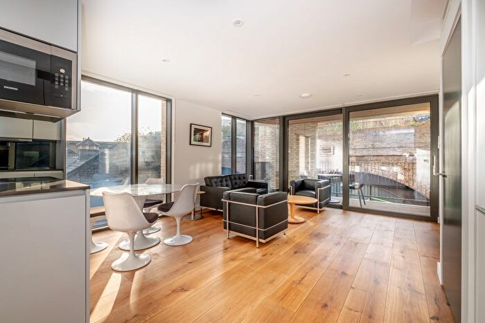 2 Bedroom Flat To Rent In Stoney Street, London, SE1