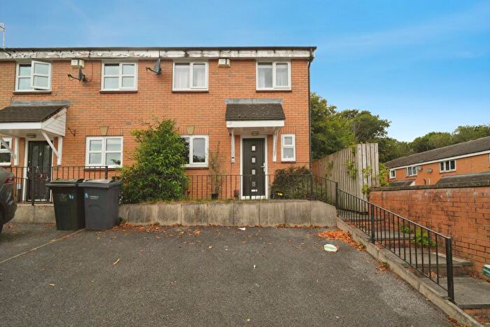 3 Bedroom Semi-Detached House For Sale In Lime Tree Square, Shipley, BD18