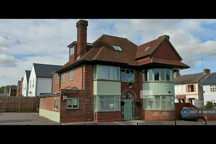 2 Bedroom Flat To Rent In The Elms, Worthing, BN14