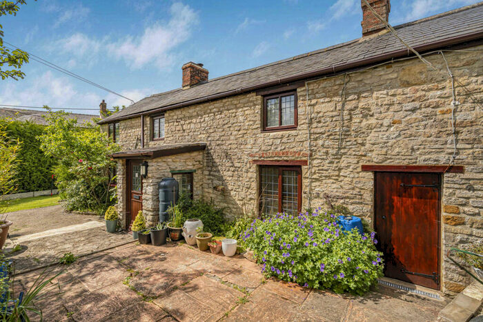 3 Bedroom Detached House For Sale In Fewcott Road, Fritwell, OX27