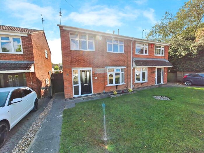 3 Bedroom Semi-Detached House For Sale In Frensham Drive, Nuneaton, Warwickshire, CV10