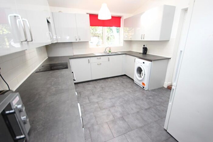 7 Bedroom Terraced House To Rent In Arundel Avenue, L17