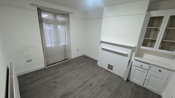 3 Bedroom Terraced House To Rent In Southall, Middlesex, UB2