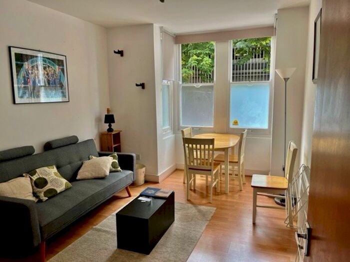 2 Bedroom Flat To Rent In Station Road West, Canterbury, CT2