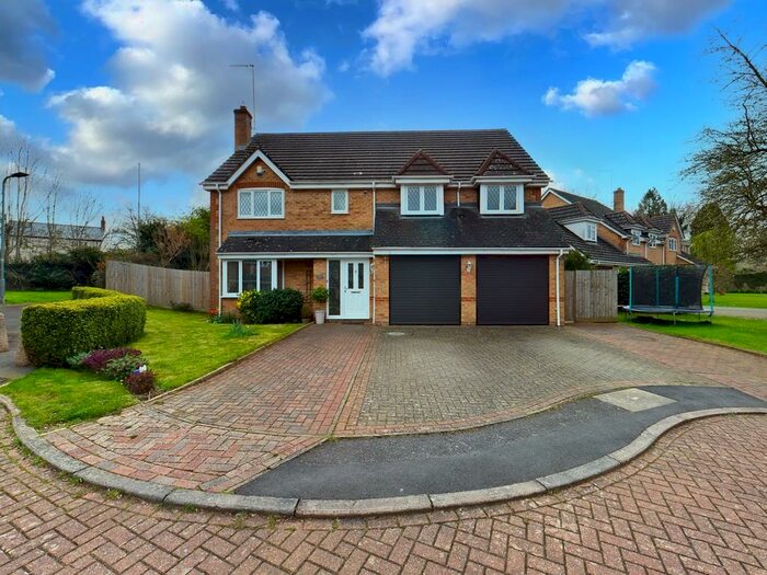 5 Bedroom Detached House For Sale In Stewart Drive, Silverstone, NN12