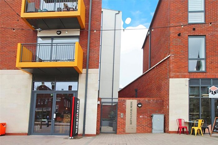 1 Bedroom Flat To Rent In Riverside Square, Bedford, Bedfordshire, MK40