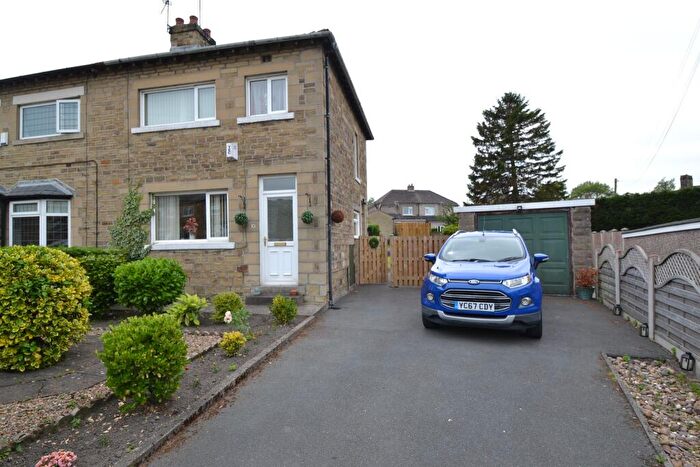 3 Bedroom Semi-Detached House For Sale In Mount Grove, Eccleshill, BD2