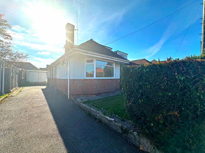 3 Bedroom Bungalow To Rent In Pangbourne Close, Southampton, Hampshire, SO19