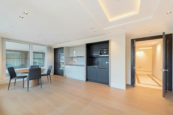 2 Bedroom Flat To Rent In Kensington High Street, London, W14