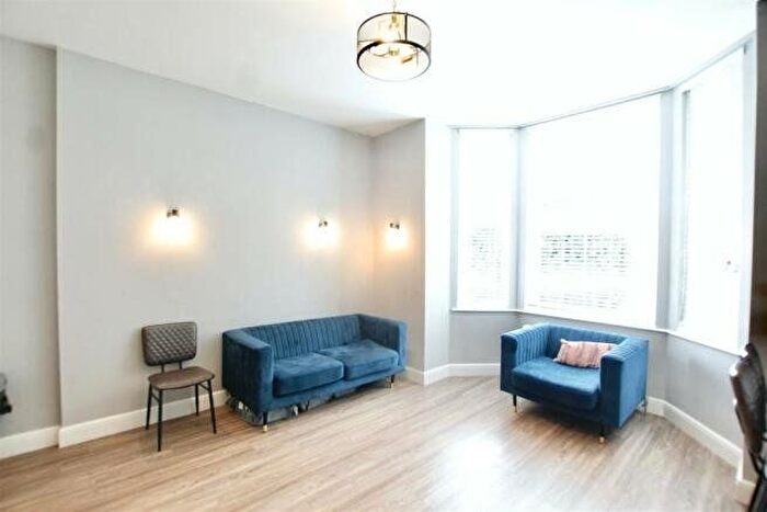 2 Bedroom Flat To Rent In Larkdale Street, Nottingham, Nottinghamshire, NG7