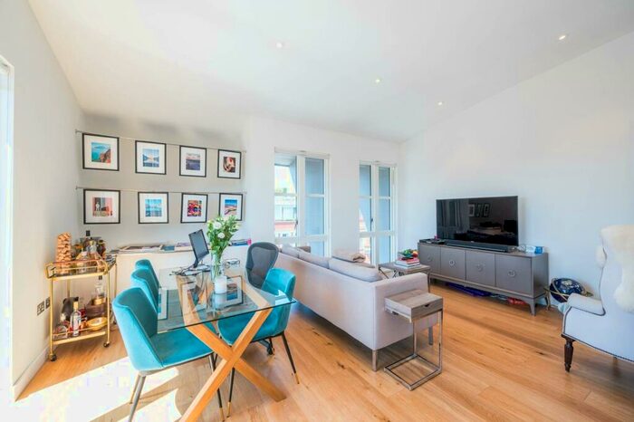1 Bedroom Flat To Rent In Islington Square, Islington, London, N1