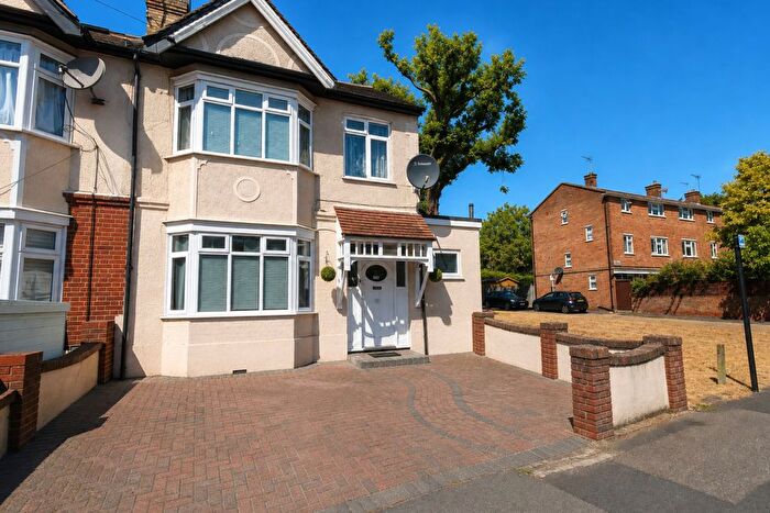 4 Bedroom Semi-Detached House To Rent In Greenstead Avenue, Woodford Green, IG8
