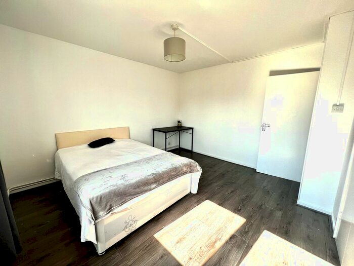 3 Bedroom Maisonette To Rent In Talwin Street, London, E3