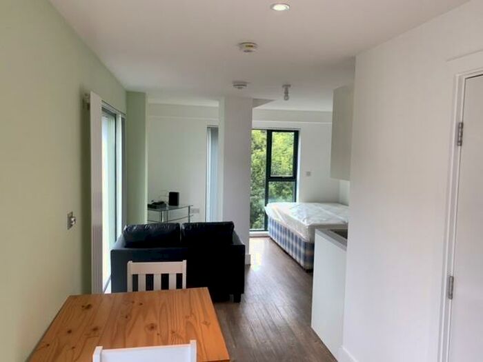 Studio To Rent In Scholes Street, Oldham, Greater Manchester, OL1