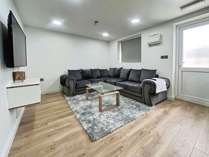 Studio To Rent In Mill Farm Crescent, Whitton, Hounslow, TW4