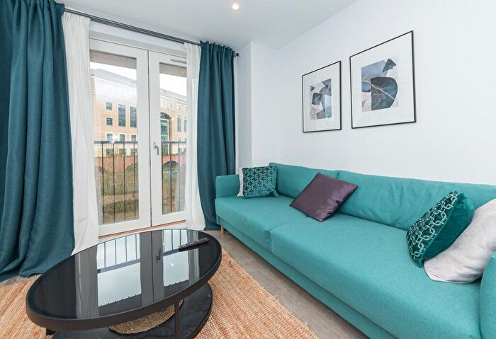 1 Bedroom Flat To Rent In Joseph Huntley Walk, Reading, RG1