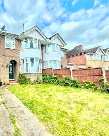 3 Bedroom Semi-Detached House To Rent In Barnsdale Road, Reading, Berkshire, RG2