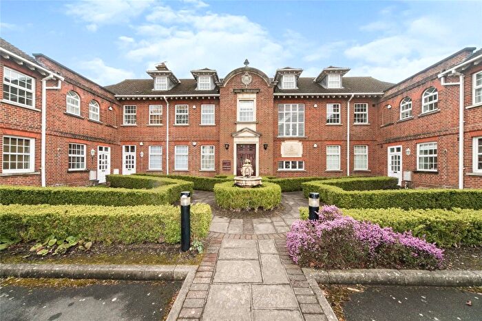 2 Bedroom Flat For Sale In Artillery Mews, Tilehurst Road, Reading, RG30