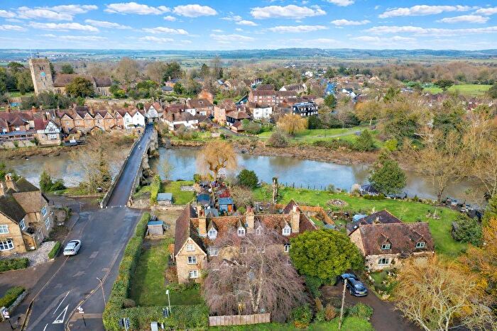 2 Bedroom Terraced House For Sale In Station Road, Aylesford, ME20