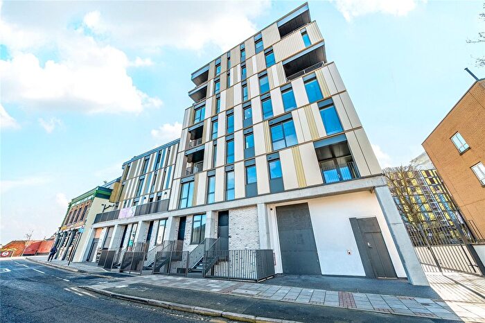 2 Bedroom Flat For Sale In Windmill Lane, Maryland Point, London, E15