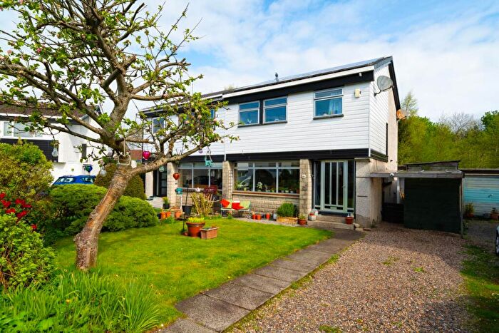 3 Bedroom Semi-Detached House For Sale In Burnlea Crescent, Houston, PA6