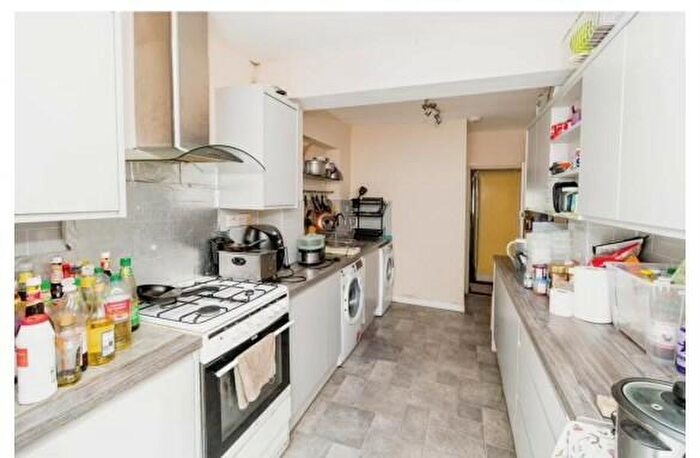 5 Bedroom Semi-Detached House To Rent In Highfield, SO17