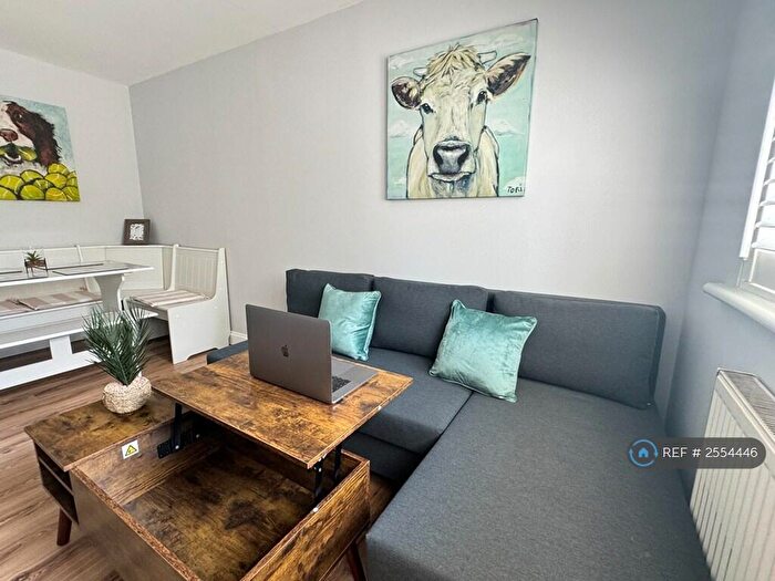 1 Bedroom Flat To Rent In Bridge Meadows, London, SE14