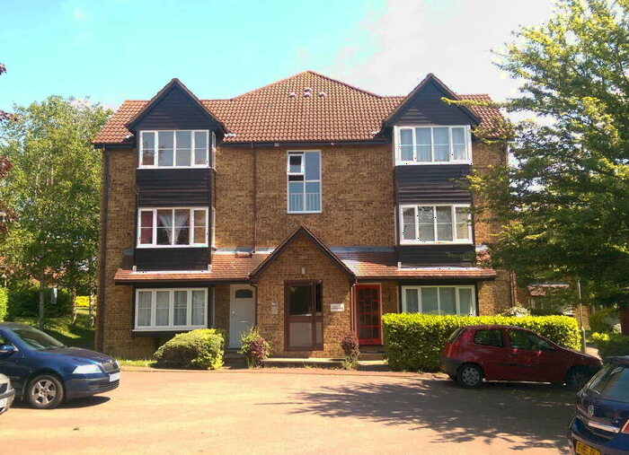 Flat To Rent In Cambrian Green, Welsh Harp Village, NW9