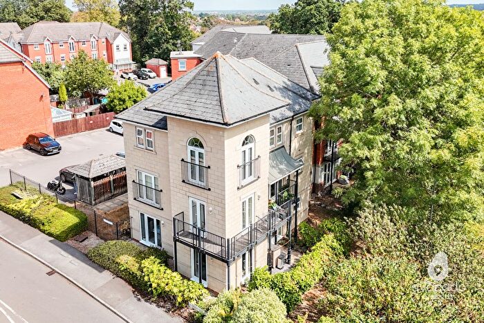 2 Bedroom Flat For Sale In Greenwich Road, Shinfield, RG2