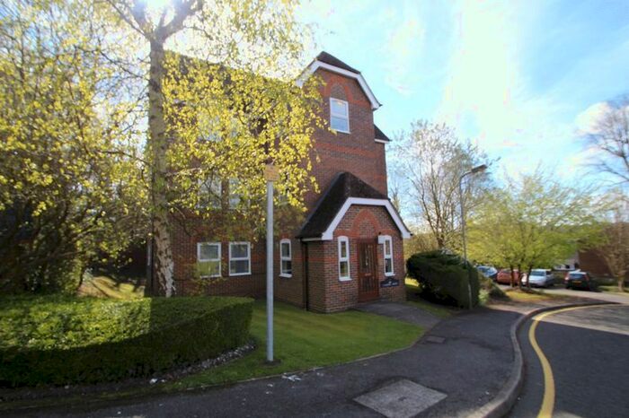 2 Bedroom Flat To Rent In Clarence Court, High Wycombe, HP13