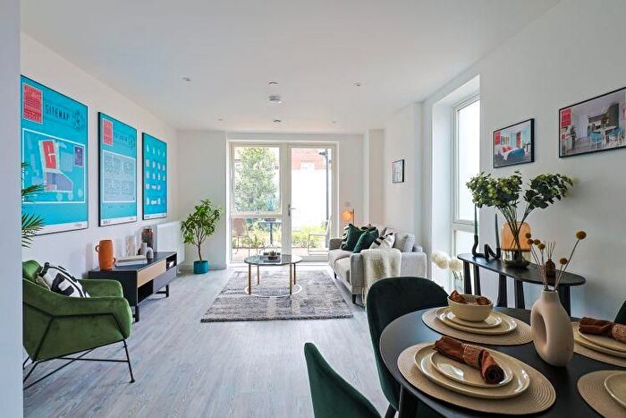 1 Bedroom Flat For Sale In - London Road, Hounslow, TW8