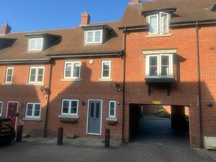 3 Bedroom Terraced House To Rent In Folders Gate, Ampthill, Bedfordshire, MK45