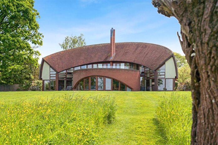 4 Bedroom Detached House To Rent In Headlands Drive, Berkhamsted, HP4