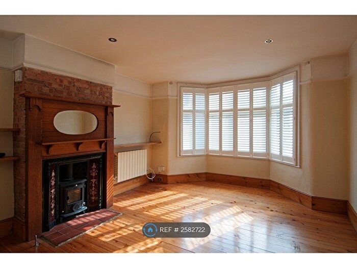 1 Bedroom Flat To Rent In Ewart Grove, London, N22