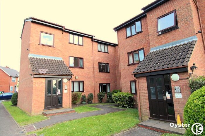 1 Bedroom Flat To Rent In King Georges Avenue, Watford, WD18