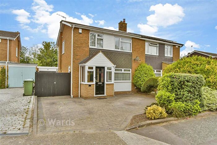 3 Bedroom Semi Detached House For Sale In Wells Way, Faversham, Kent, ME13