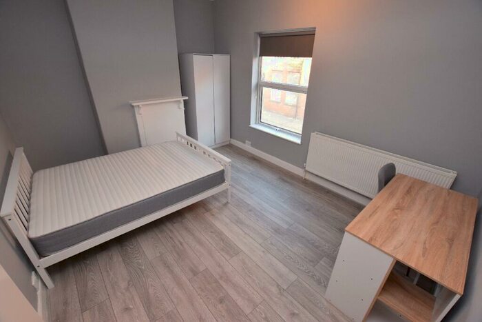 4 Bedroom Terraced House To Rent In Overstone Road, Northampton, NN1