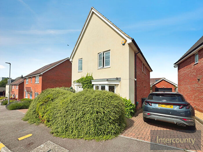 3 Bedroom Detached House To Rent In Howland Close, Saffron Walden, Essex, CB10